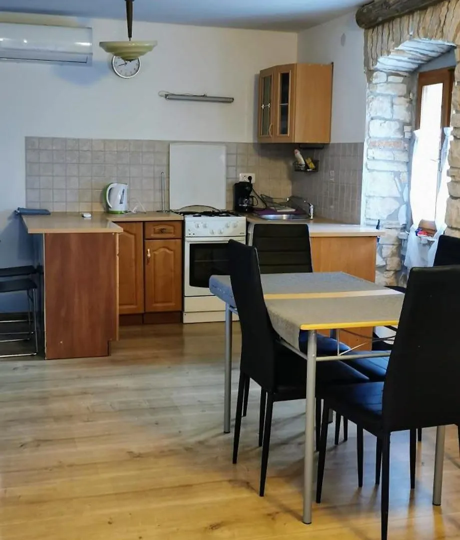 Holiday Home Pola 0*,